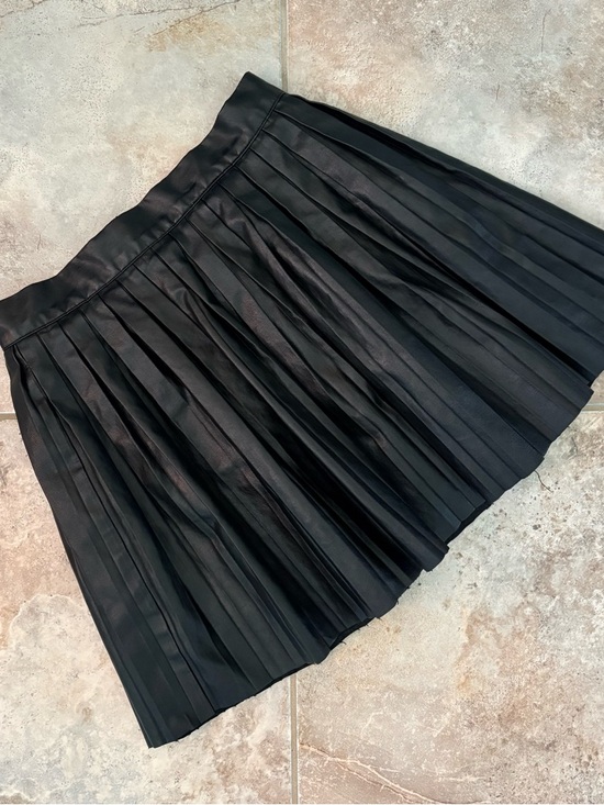 PrettyLittleThing Dresses & Skirts - Black Faux Leather Skirt Pretty Little Thing Size 4 Pleated High Waisted Grunge